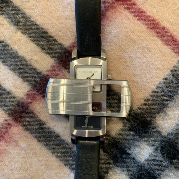 AUTH Burberry Watch Dual face leather band silver - Picture 4 of 8